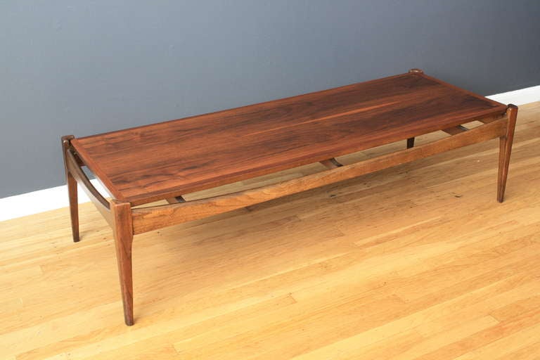 Vintage Mid-Century Coffee Table at 1stdibs