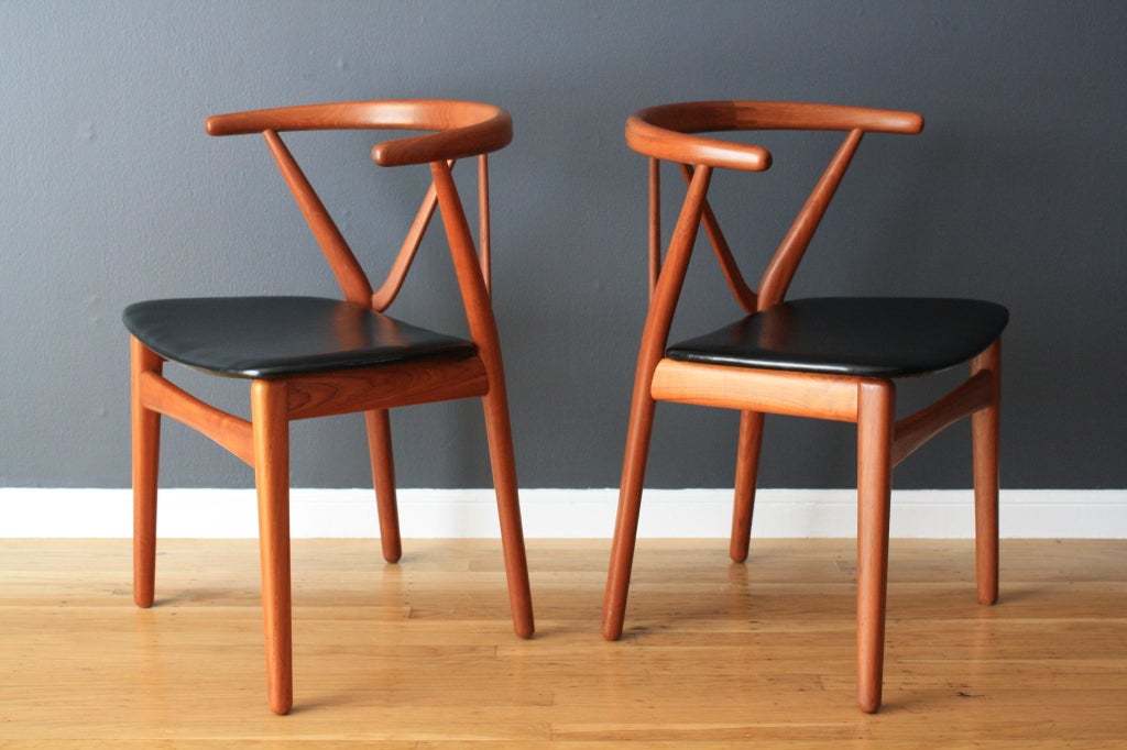 20th Century Pair of Danish Modern Chairs by Bruno Hansen