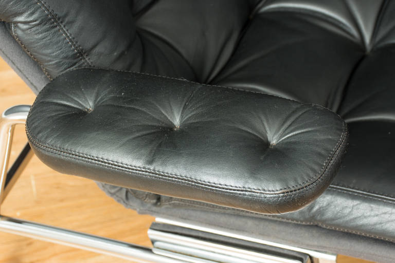 Vintage Mid-Century Tufted Leather Chaise by Dux In Good Condition In San Francisco, CA