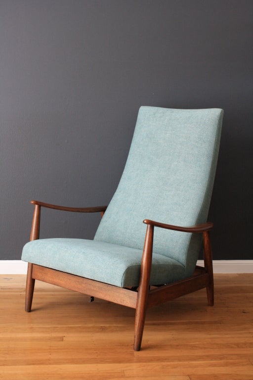 Mid-Century Modern Recliner by Milo Baughman 2