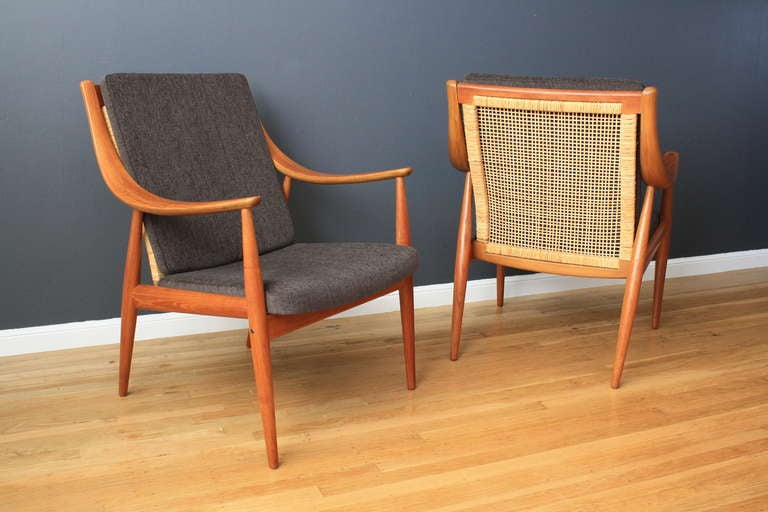 Scandinavian Modern Pair of Vintage Peter Hvidt Lounge Chairs