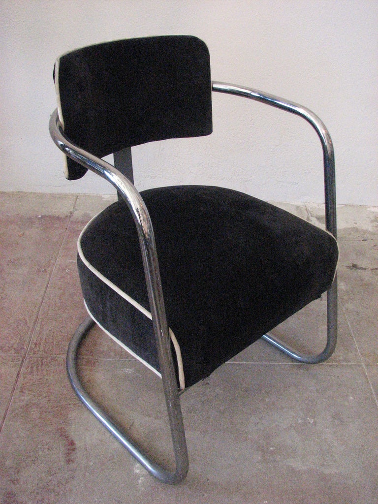Mid-20th Century Cantilevered Art Deco Tubular Chrome Chairs by Jones Decorating Company