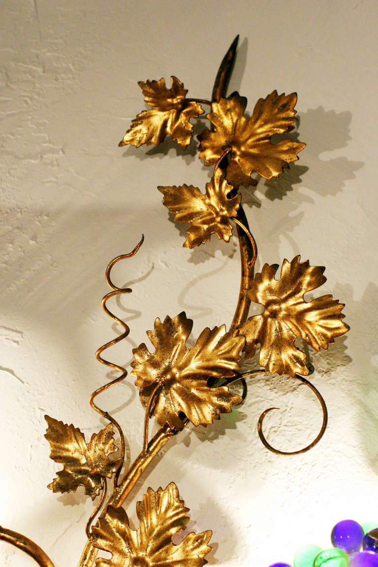 Large Italian Gilt and Murano Glass Grapevine Wall Sconce In Good Condition In Van Nuys, CA