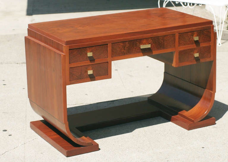 French Streamline Art-Deco Writing Desk / Vanity in the Style of  Ruhlmann In Excellent Condition In Van Nuys, CA