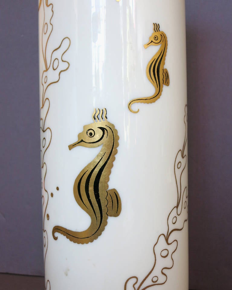 Lenox Bone China Vase w/ 24K Gold Leaf Seahorses In Distressed Condition In Van Nuys, CA