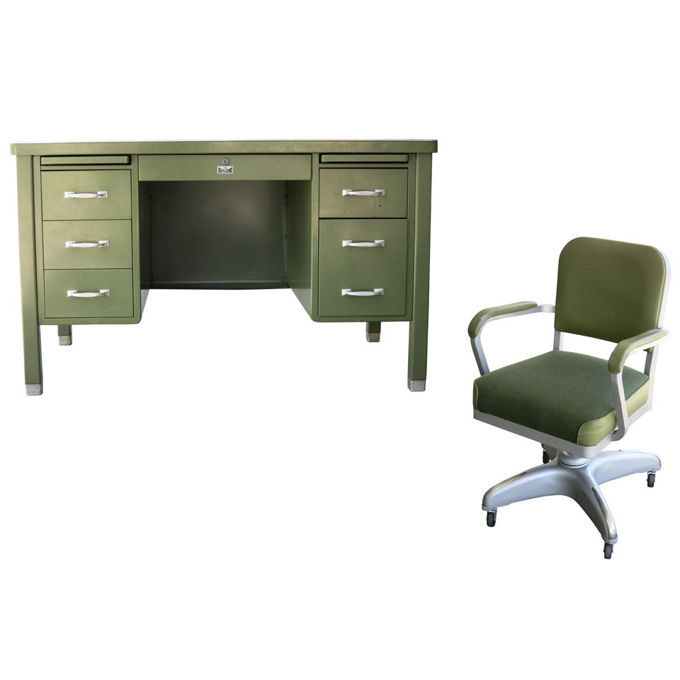 General Fireproofing Executive Tanker Desk with Task Chair