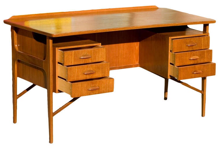 kai kristiansen desk