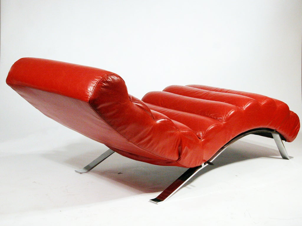 Bibendum Style Chaise Lounge in Manner of Eileen Gray In Excellent Condition In Van Nuys, CA