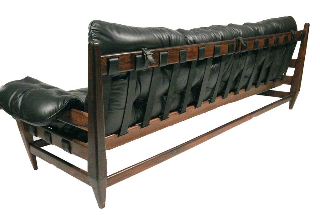 Mid-20th Century Rosewood and Leather Sofa by Sergio Rodrigues 
