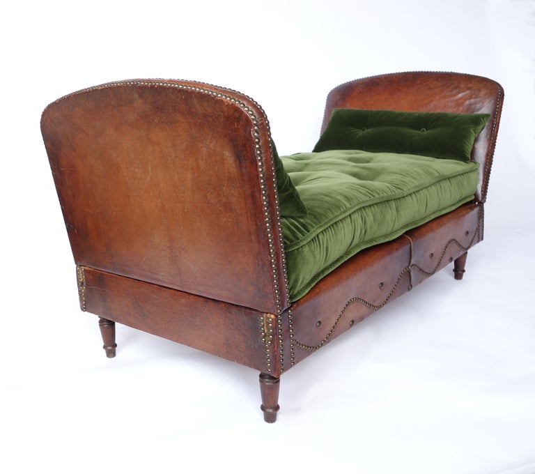 reclining daybed