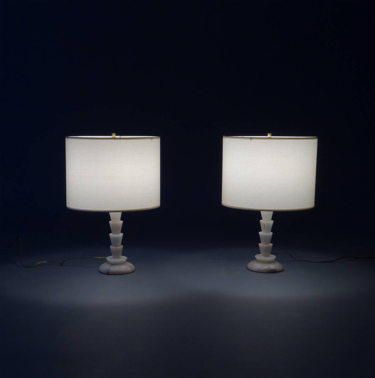 Art Deco Elegant Pair of French Alabaster Table Lamps