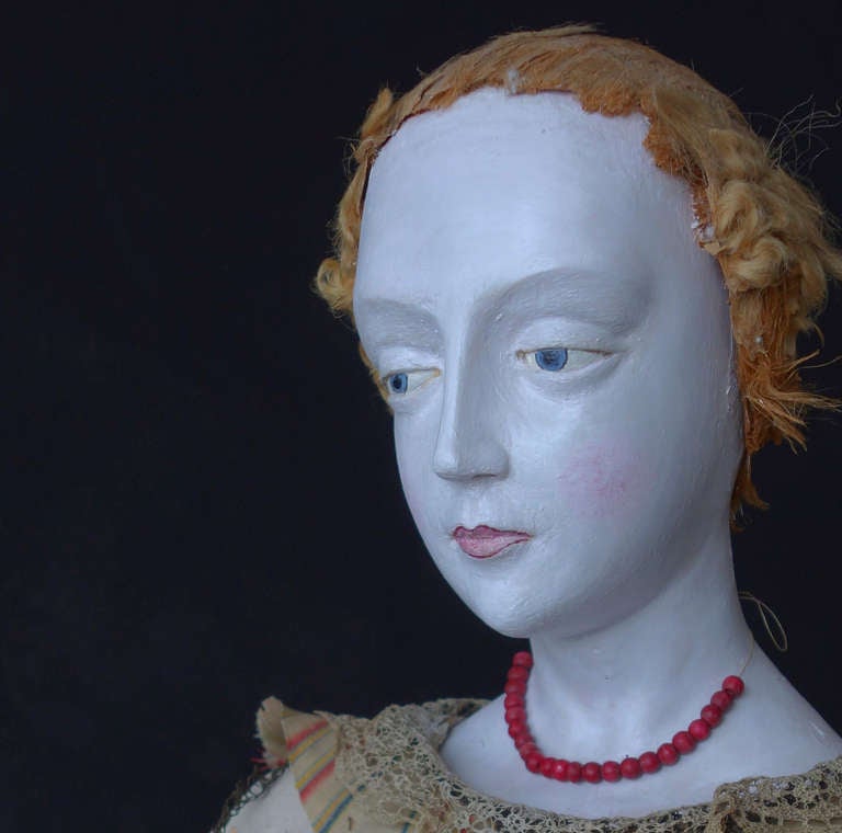 Francese Grande Santo francese policromo con costume originale in vendita