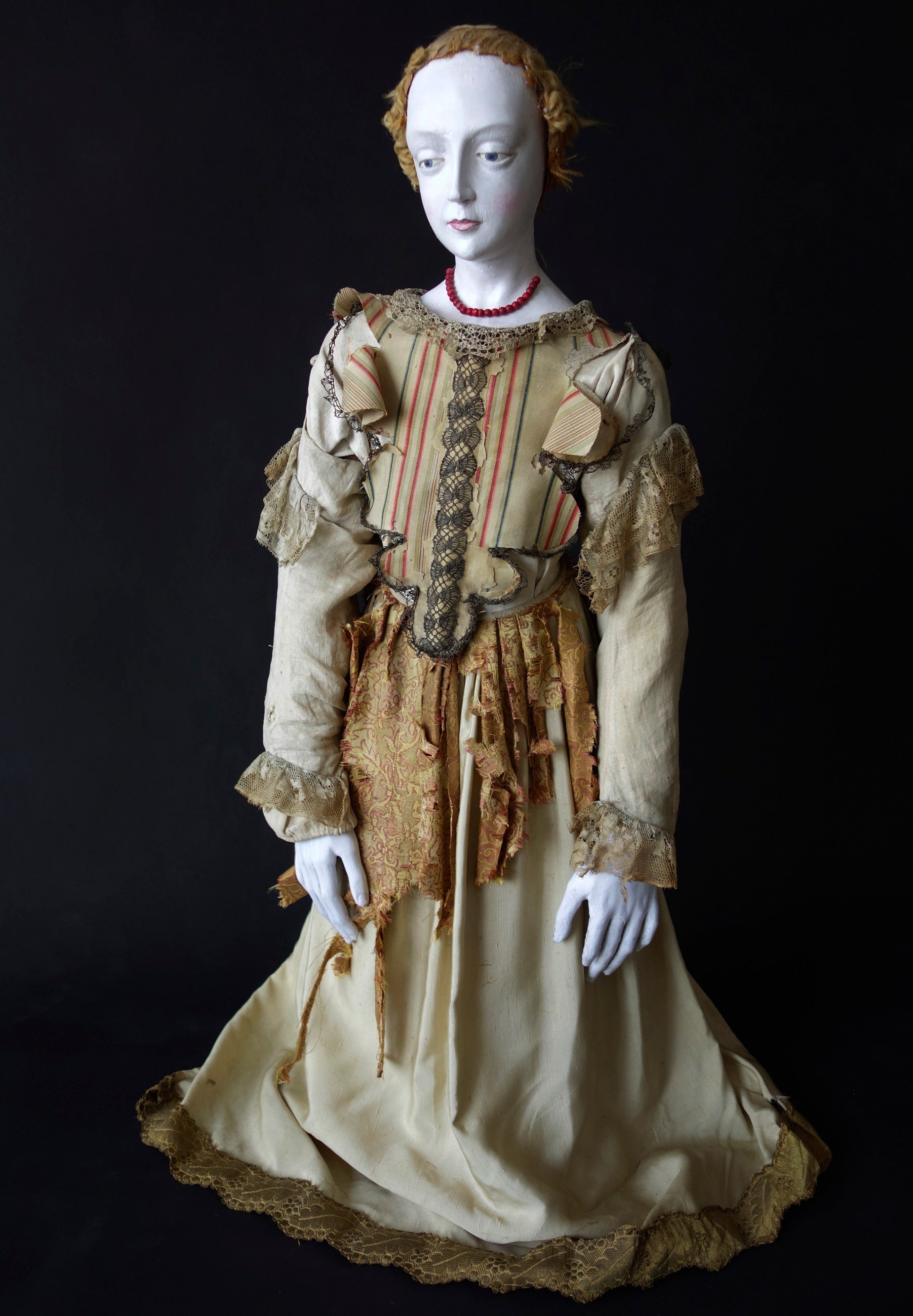 Grande Santo francese policromo con costume originale in vendita