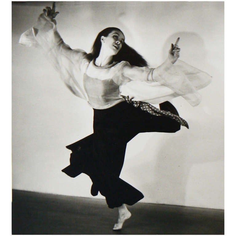 martha graham style Today the contemporary dance family tree has all kinds of offshoots, but its base includes four modern dance branches: the techniques created by martha graham, josé limón, lester horton and merce cunningham. martha graham style Today the contemporary dance family tree has all kinds of offshoots, but its base includes four modern dance branches: the techniques created by martha graham, josé limón, lester horton and merce cunningham.