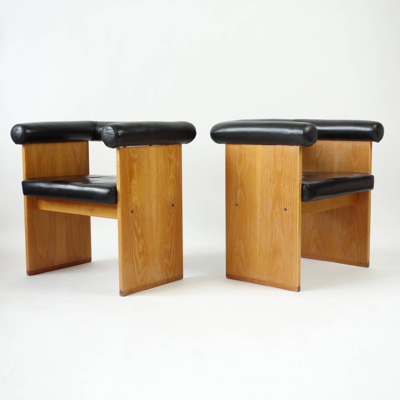 20th Century Pair of Leather and Limed Oak Minimalist Armchairs