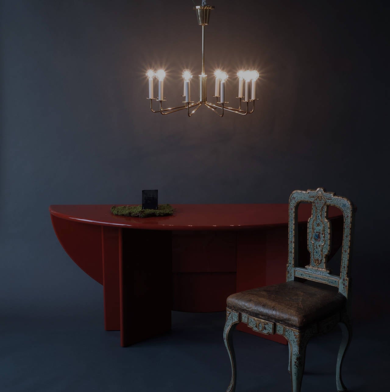 Mid-20th Century Sophisticated Brass Ten-Arm Chandelier