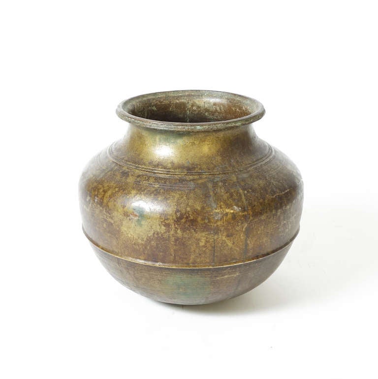 Indian Bronze Vessel In Good Condition For Sale In New York, NY