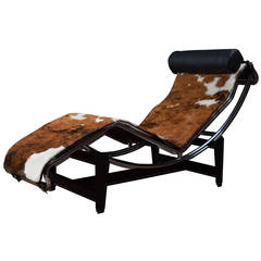 Le Corbusier LC4 Lounge Chair in Cowhide