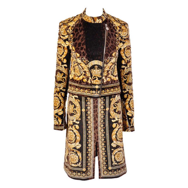 VERSACE ANIMAL BAROCCO PRINTED VELVET JACKET and SKIRT SUIT