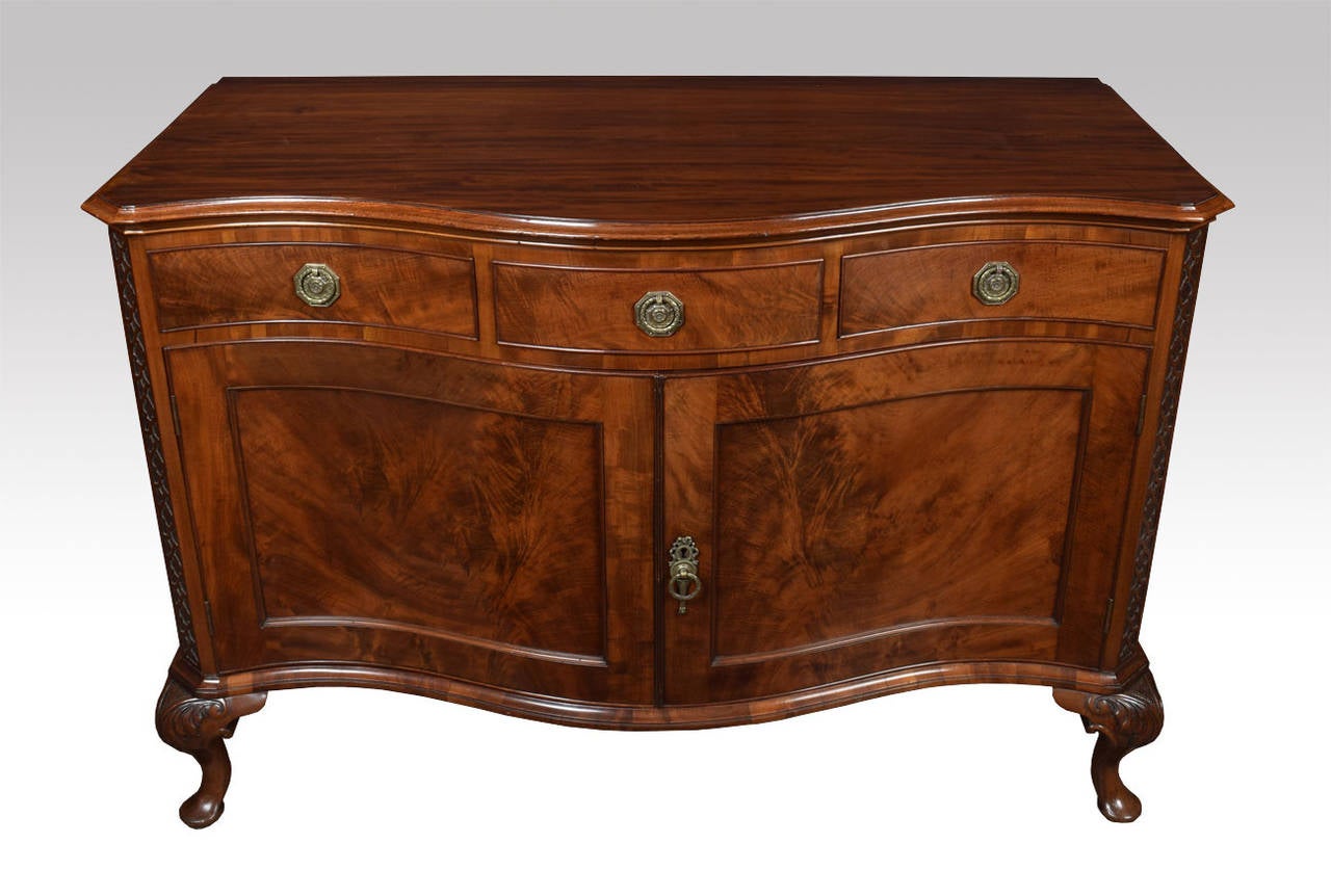Chippendale Mahogany Serpentine Fronted Sideboard
