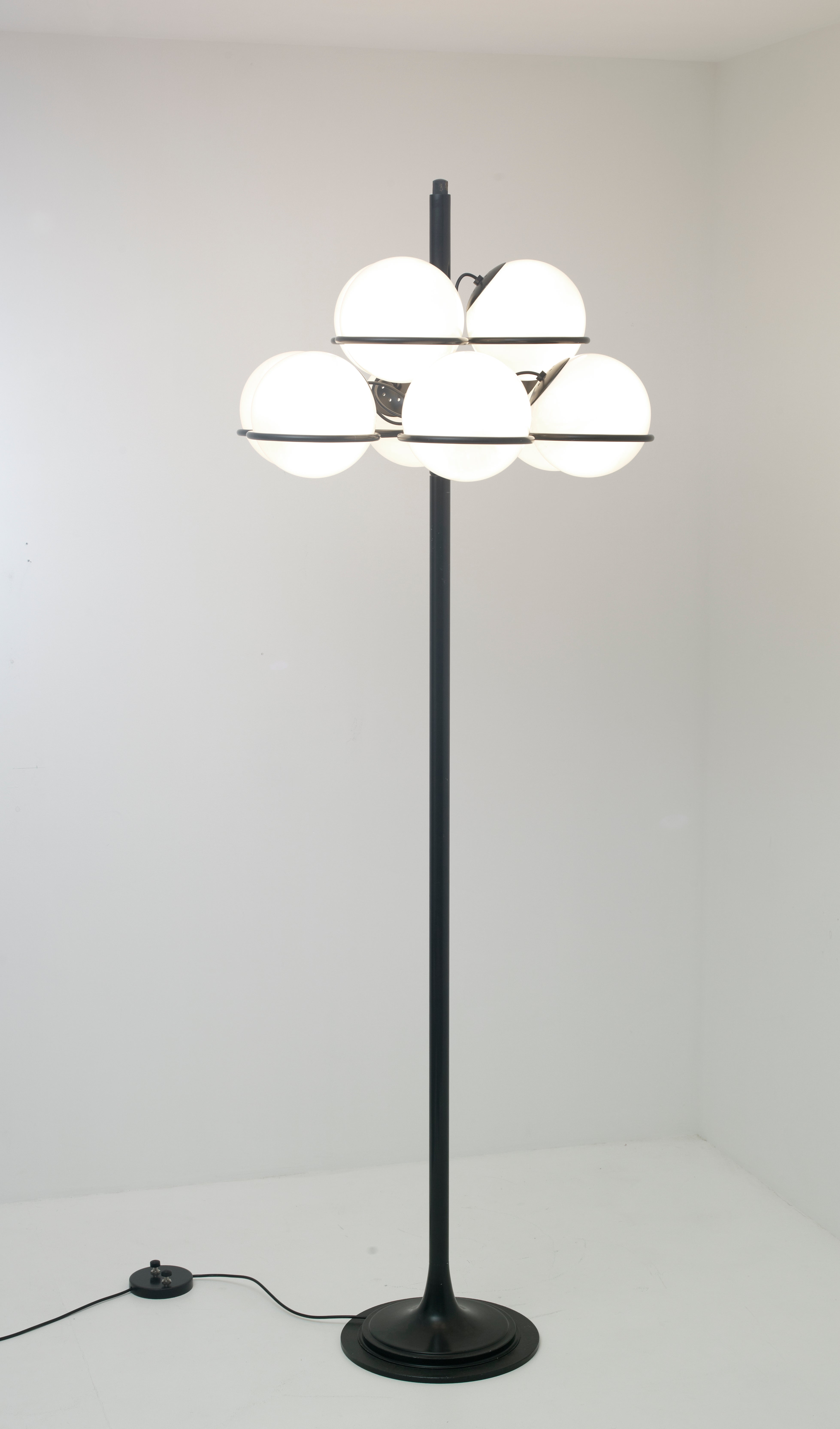 Floor lamp "1094" By Gino Sarfatti, 1966
