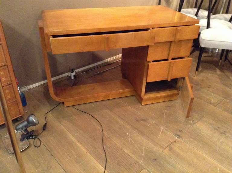Beutiful 1940s Blond Sycomore Desk In Excellent Condition For Sale In Saint-Ouen, FR