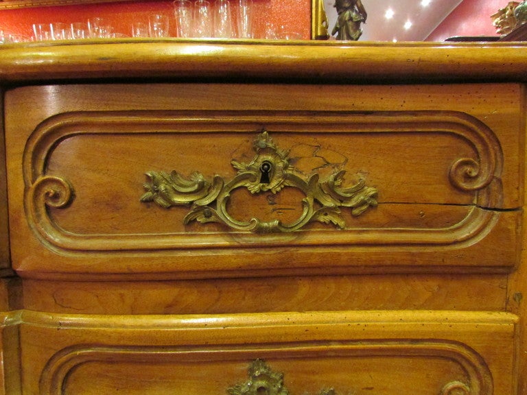 Walnut 18th century walnut louis XV french commode chest bombe carved
