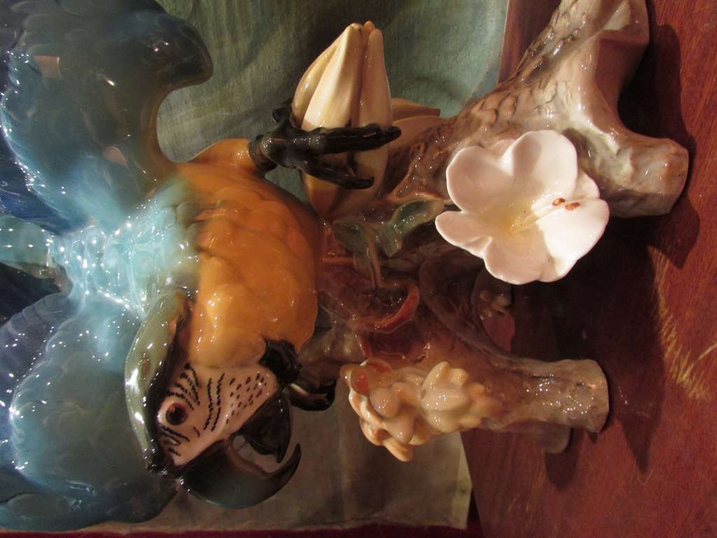 Beaux Arts 20th C Huge German Porcelain Parrot Statue Lorenz Hutschenreuther kunstabteilung