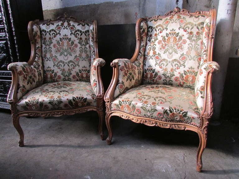 1900's Pair Of Louis Xv Bergeres Wing Chairs Walnut Wood Armchairs