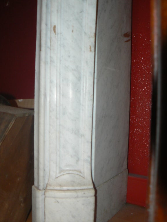 1880's chimney fireplace mantel white carrara marble L XV style For Sale 2