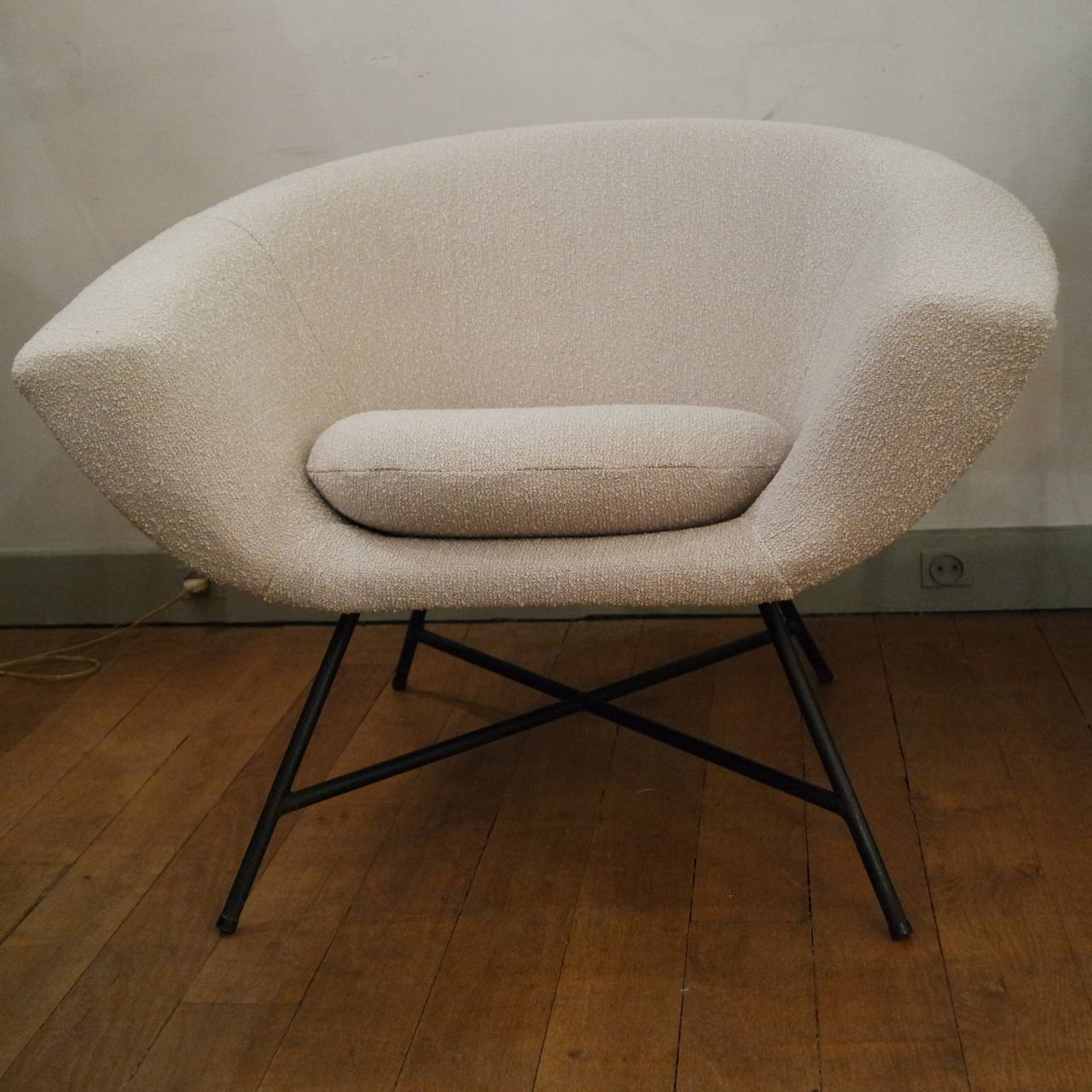 Nice round structure armchair by Genevieve Dangles & Christian Defrance, Design named 