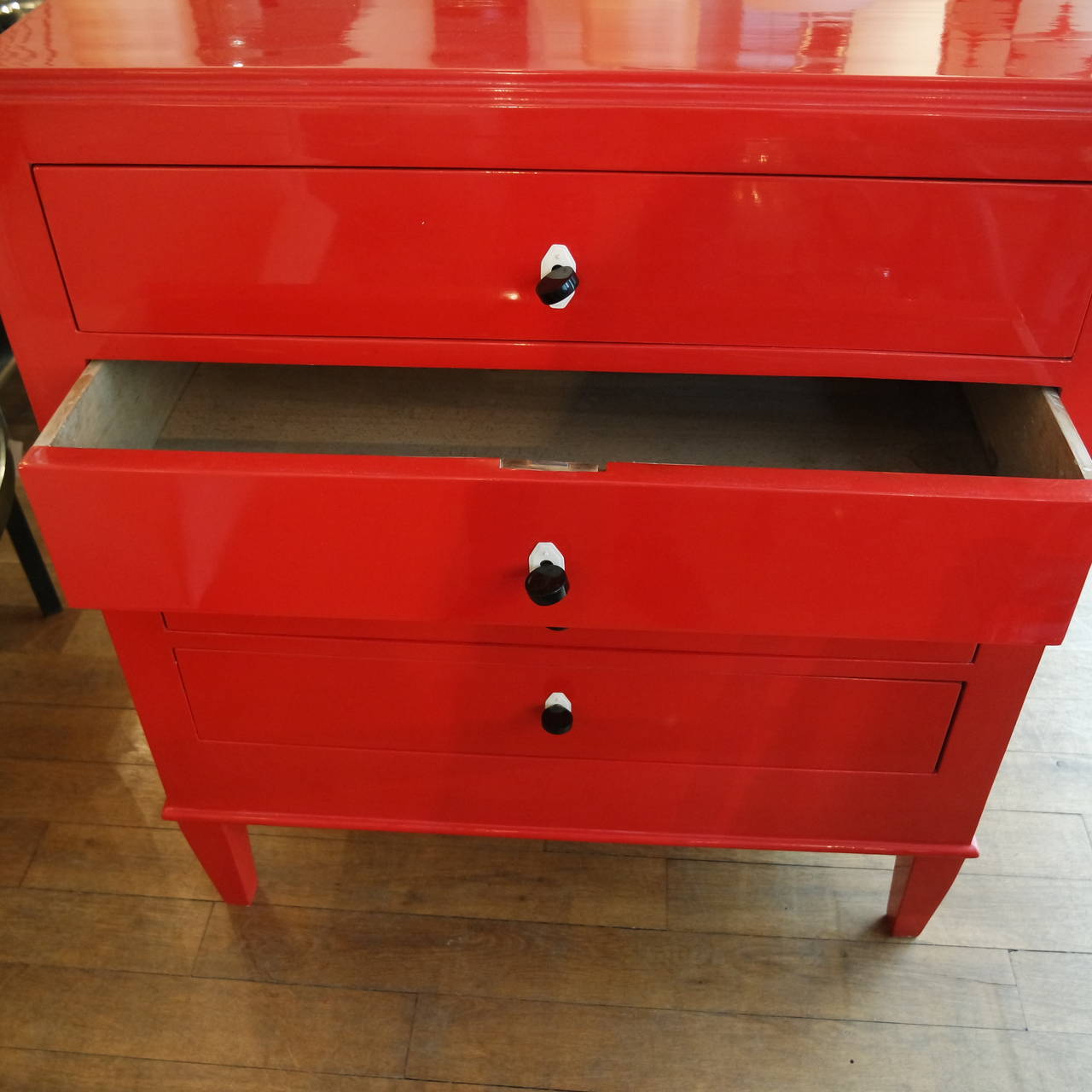 Beautiful Red Lacquered Chest of Drawers 5