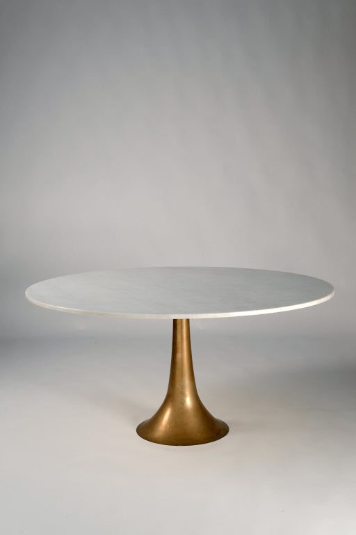 Astonishing marble and bronze table, designed by Angelo Mangiarotti, manufactured by Bernini, 1959. Bronze casting was realized by famous Battaglia Foundry.