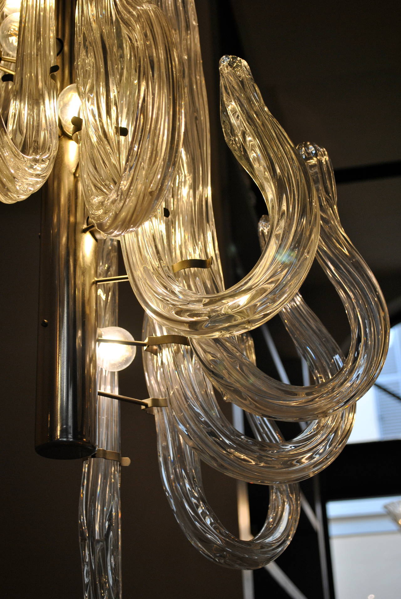 Italian Venini Pastorale Chandelier in Transparent Murano Glass, Metal Chromed Structure For Sale