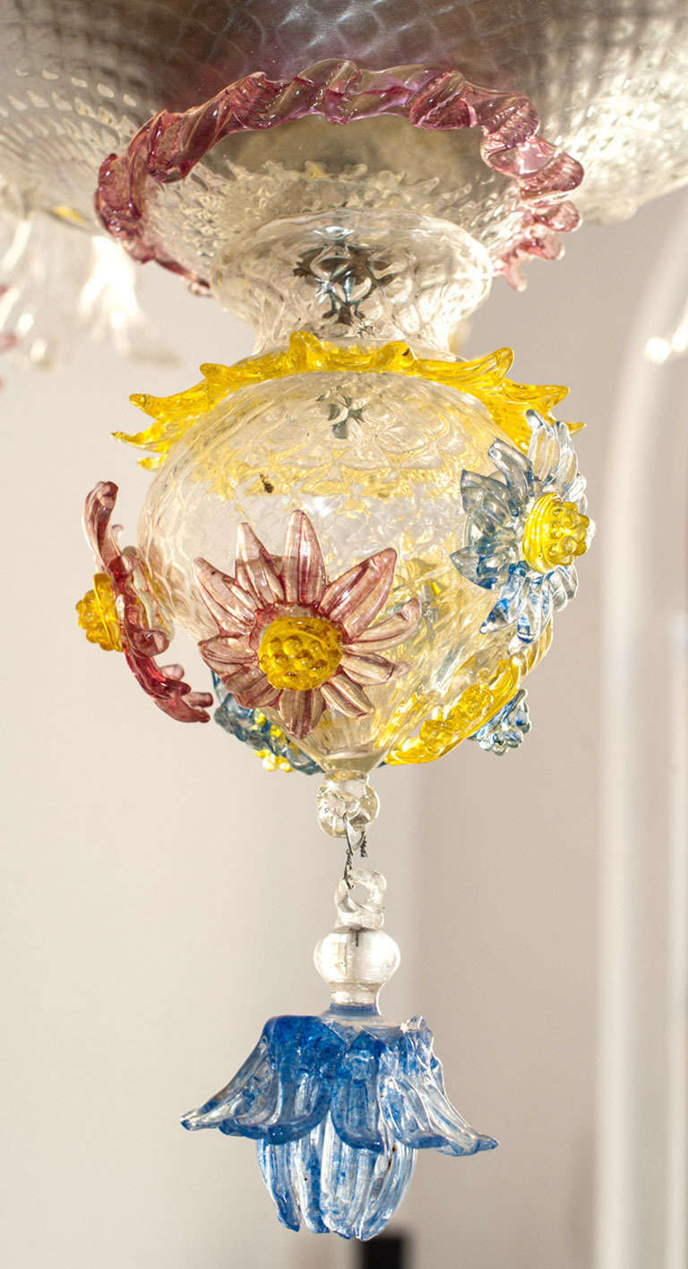 1930s Fratelli Toso Murano Chandelier in Transparent Glass with Colored Flowers For Sale 3