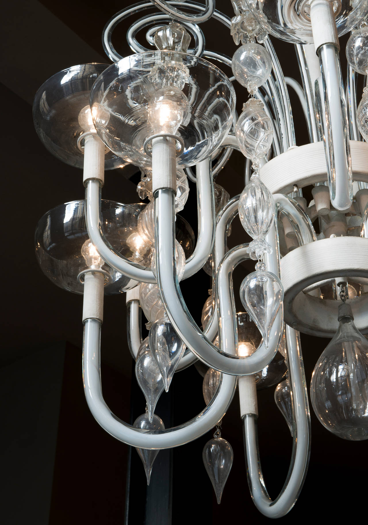 Twelve-light chandelier in transparent and lattimo glass with 