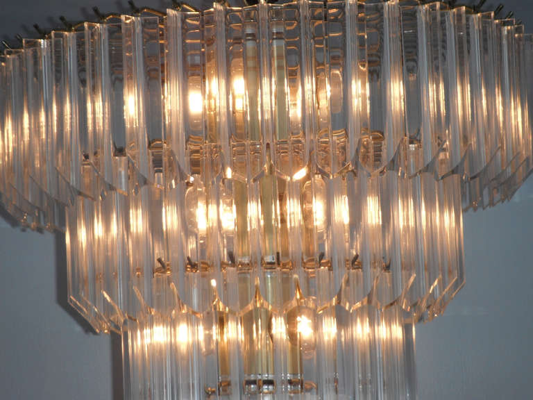 Dramatic Lightolier Style Vintage Lucite Chandelier In Excellent Condition In Minneapolis, MN