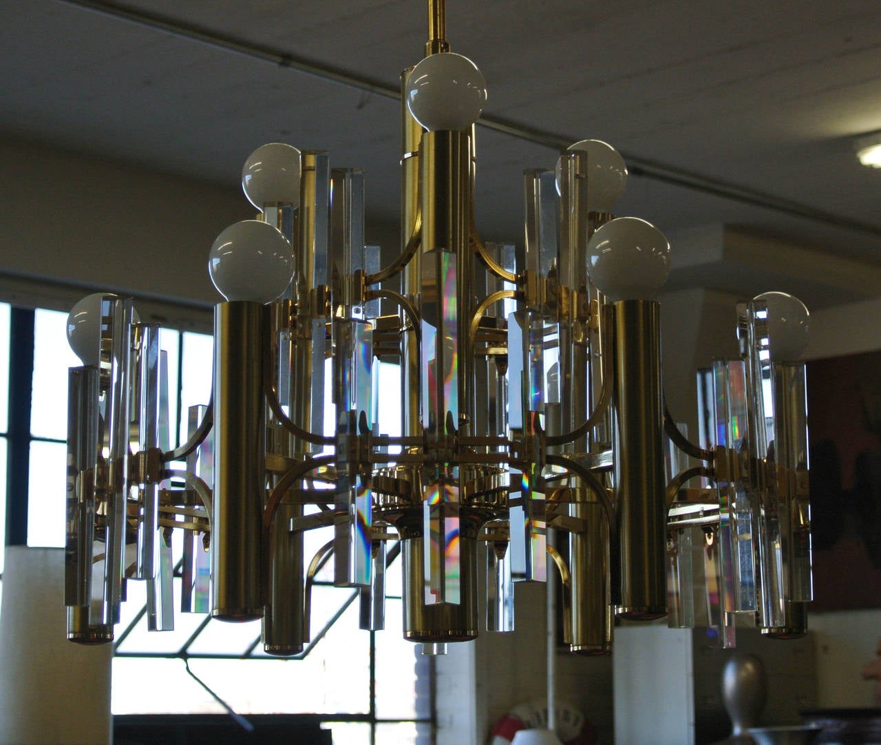 Gaetano Sciolari for Lightolier Style Brass and Crystal Chandelier, 1970s For Sale 2