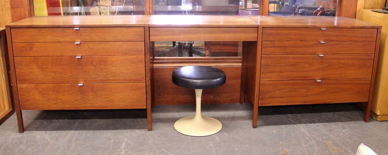 Mid-Century Modern Pair of Florence Knoll Chests with Vanity and Saarinen Stool
