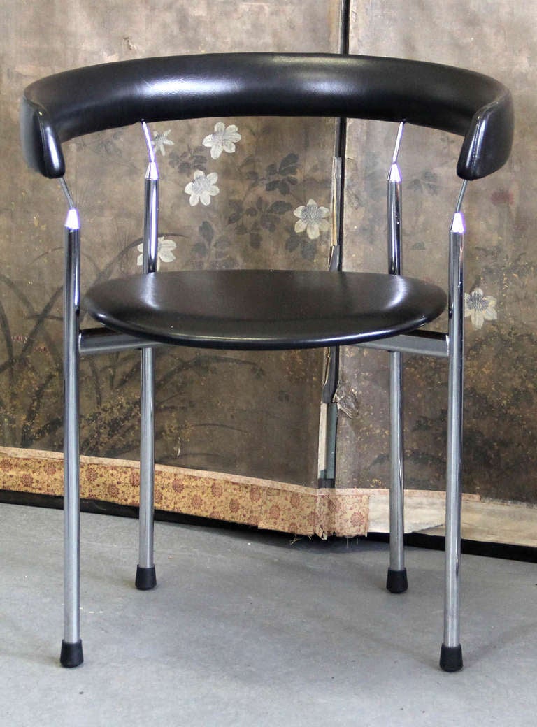 Scandinavian Modern Rondo chair designed by Jan Lunde Knutsen in 1963 and Manufactured by Karl Sørlie & Sønner of Norway. This chair works well with Art Deco interiors.