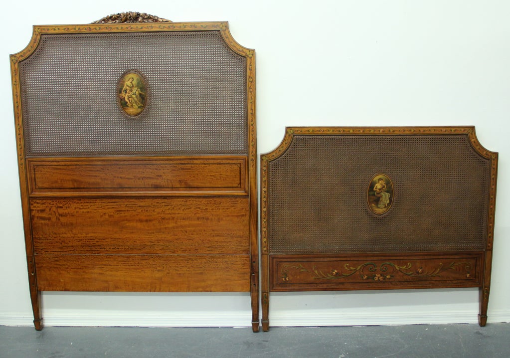 Pair of Exquisite George III Style Edwardian Satinwood Twin Beds 4