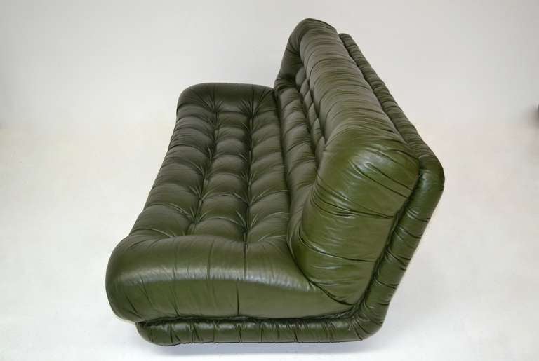 Sofa in leather- 70's In Good Condition In Milan, IT