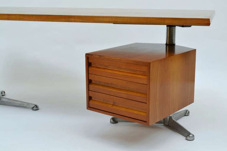 Mid-Century Modern Desk by Osvaldo Borsani - Tecno