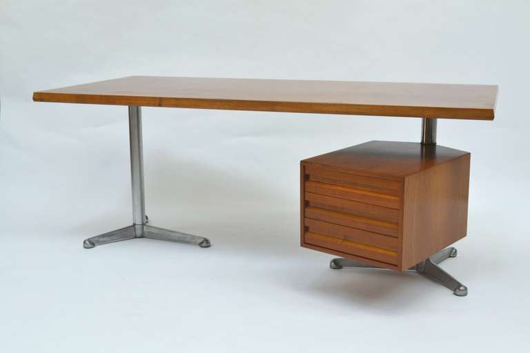 Tecno desk, des. Osvaldo Borsani 1956, excellent condition