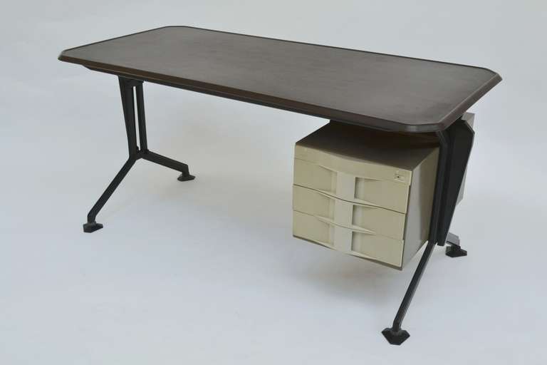 Olivetti desk mod. Arco 1963 des. BBPR, metal table with plastic wood look