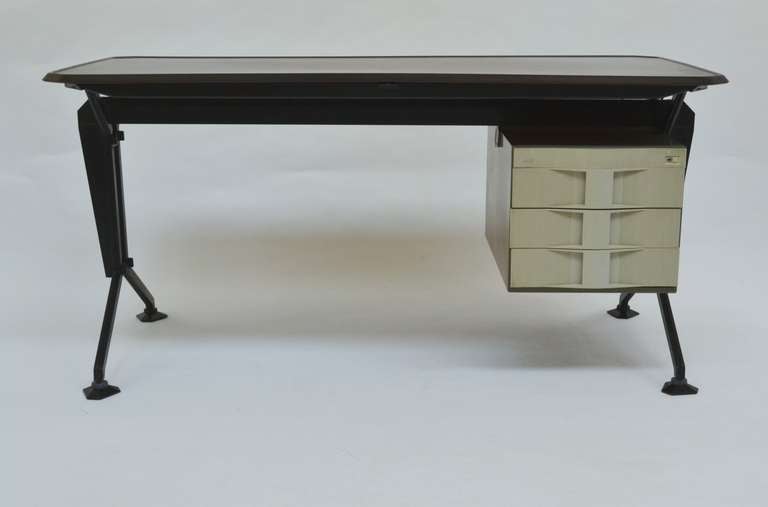 Desk Arco - BBPR - Olivetti In Excellent Condition In Milan, IT