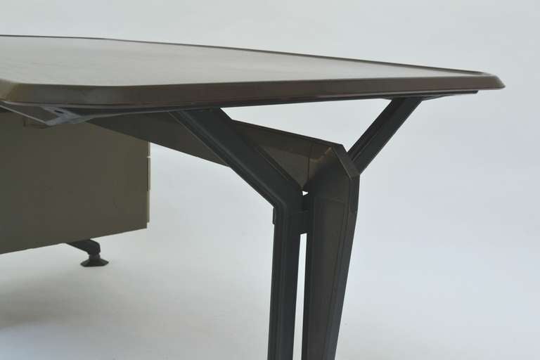 Desk Arco - BBPR - Olivetti 1