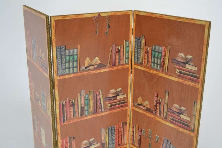 Piero Fornasetti Style Screen in Wood 1960's In Excellent Condition In Milan, IT