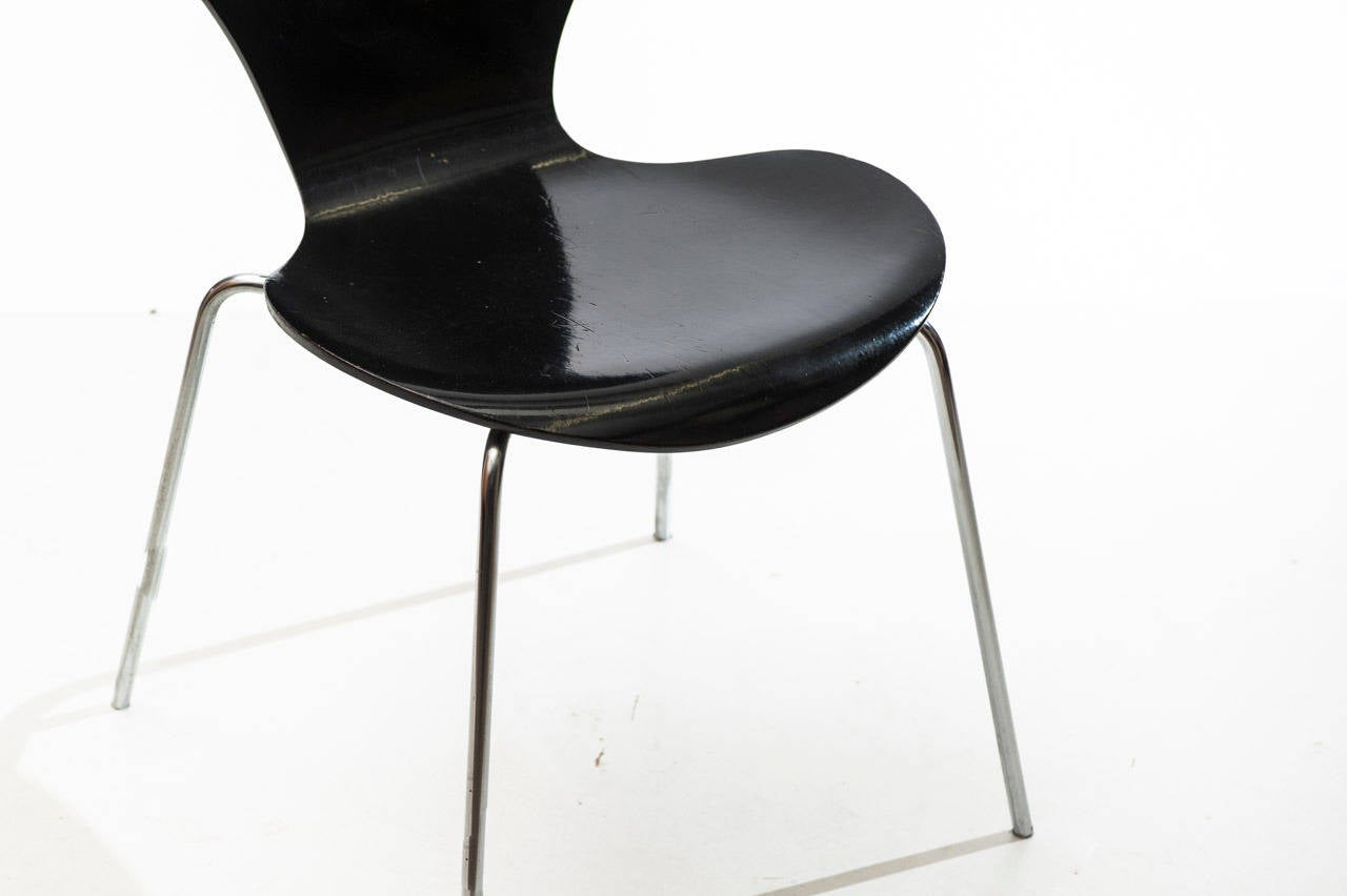 Mid-Century Modern Set of Six Chairs Mod. 3107 by Arne Jacobsen