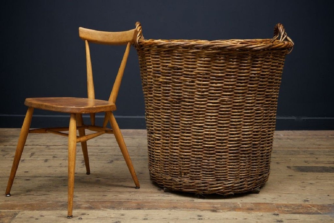 Mill Basket In Good Condition In Llandudno, Conwy